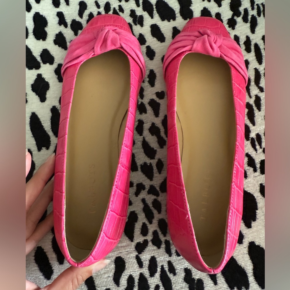Hot Pink Croc-Embossed Talbots Women's Loafers Size 8M - Picture 10 of 14